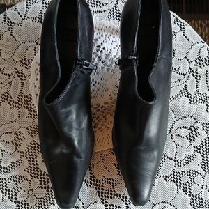 Anne Klein Black Bootie Classic Design